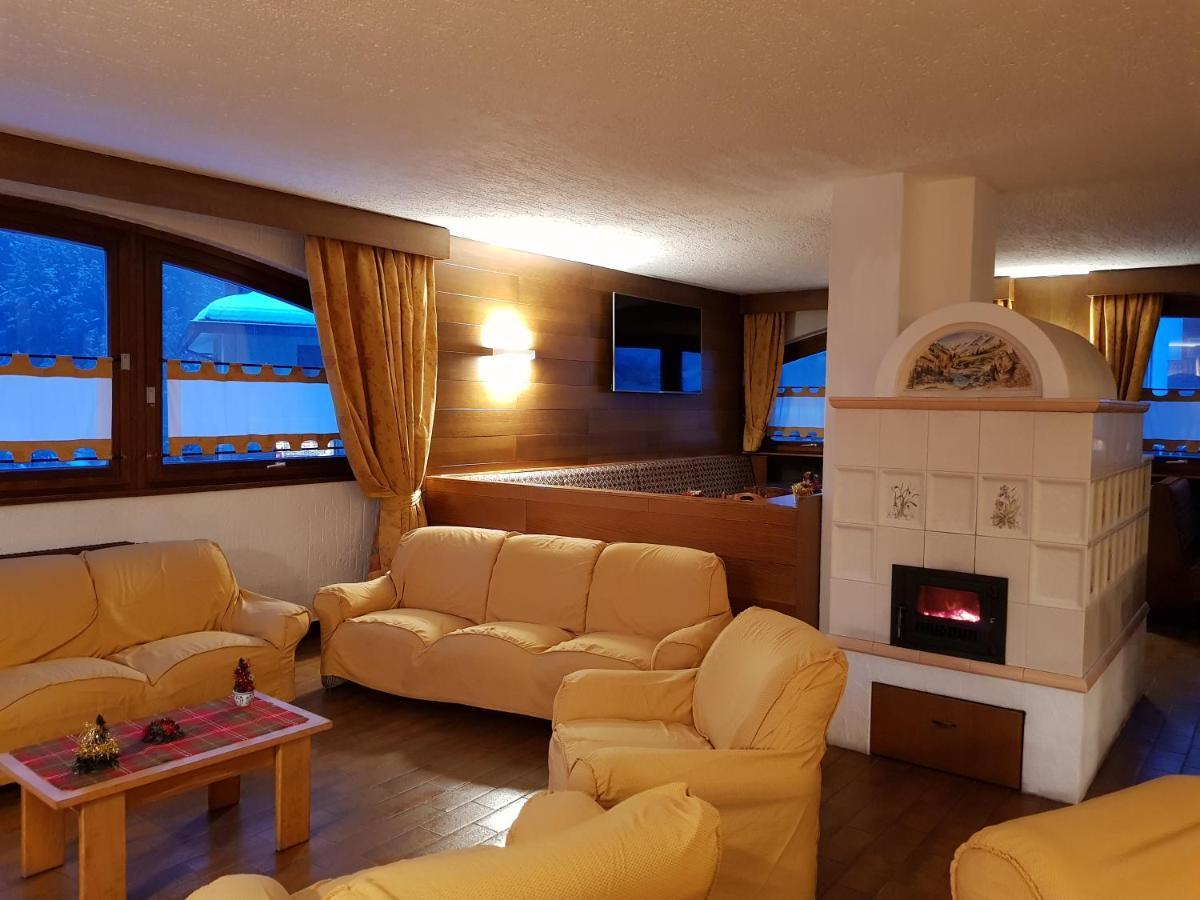 סנטה קתרינה ואלפורבה Hotel Alle Tre Baite מראה חיצוני תמונה