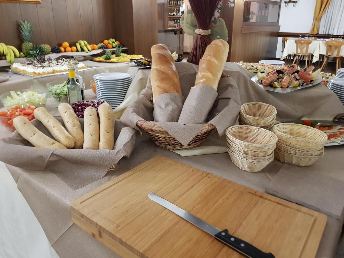 סנטה קתרינה ואלפורבה Hotel Alle Tre Baite מראה חיצוני תמונה